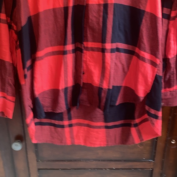 Black and red plaid button up - Picture 4 of 5